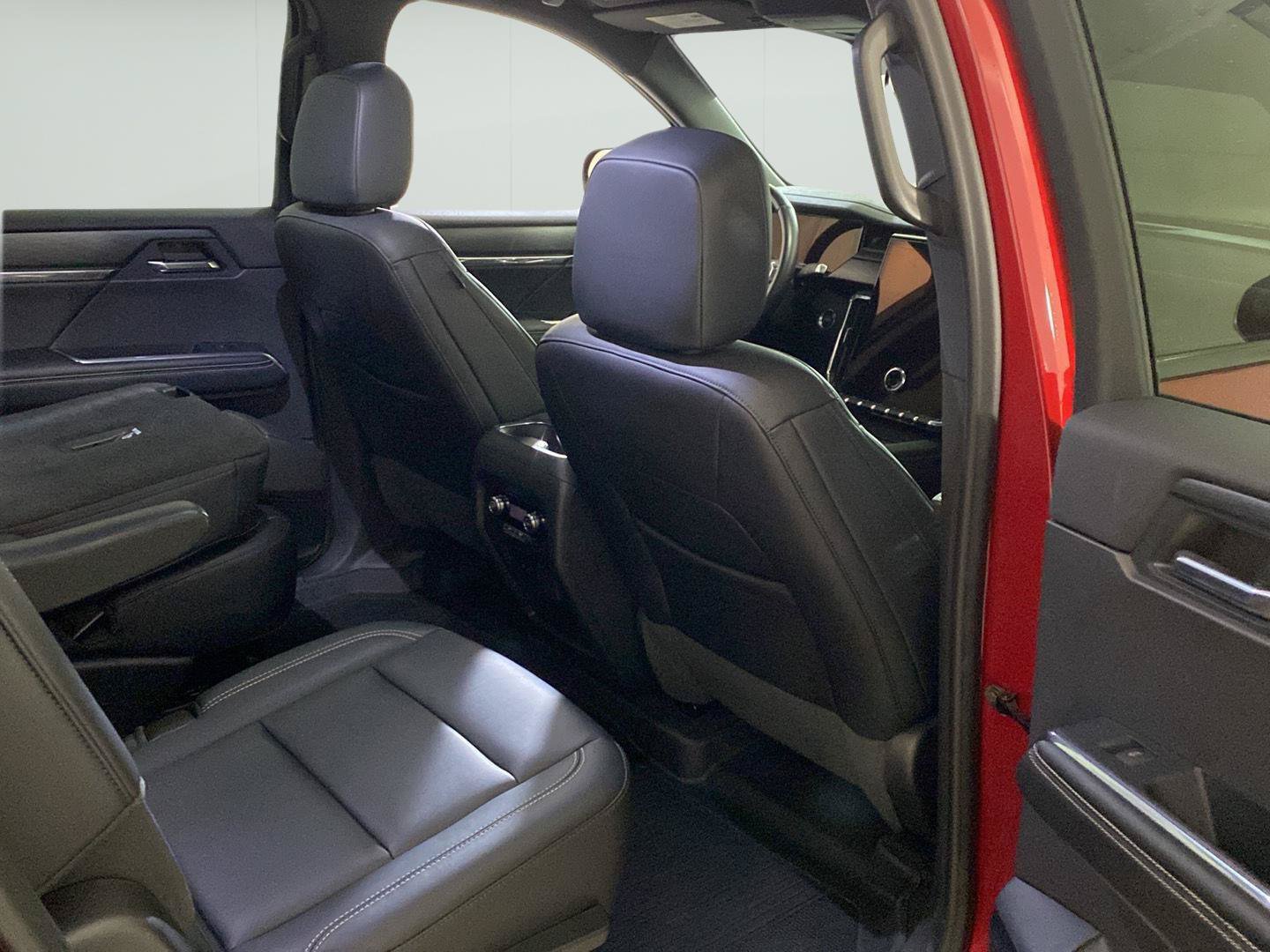 Certified 2024 GMC Acadia Elevation w/ LPO, Floor Liner Package AWD/4WD image 13