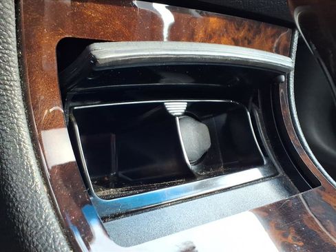 Used 2010 Cadillac DTS Premium image 15