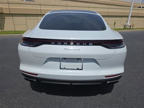 Used 2022 Porsche Panamera RWD image 4