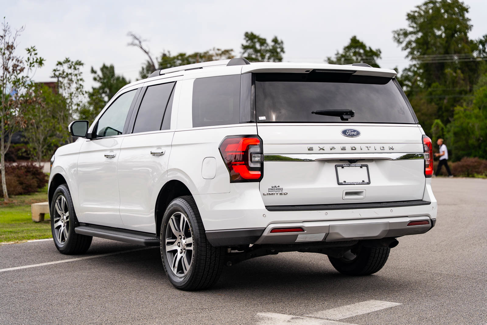 Used 2024 Ford Expedition Limited RWD image 5