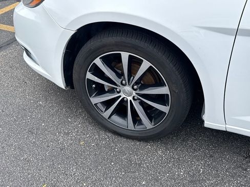 Used 2012 Chrysler 200 S image 14