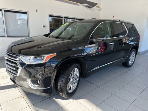 Used 2020 Chevrolet Traverse High Country image 3