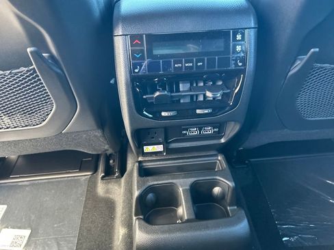 New 2025 Jeep Grand Cherokee L Limited image 25