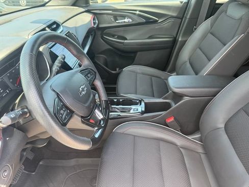 Used 2023 Chevrolet TrailBlazer RS w/ Convenience Package FWD image 9