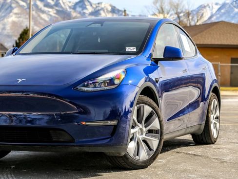 Used 2024 Tesla Model Y Long Range image 9