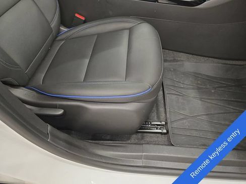 Used 2025 Buick Envista Sport Touring w/ Convenience I Package FWD image 11