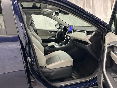 Used 2025 Toyota RAV4 XLE Premium image 55