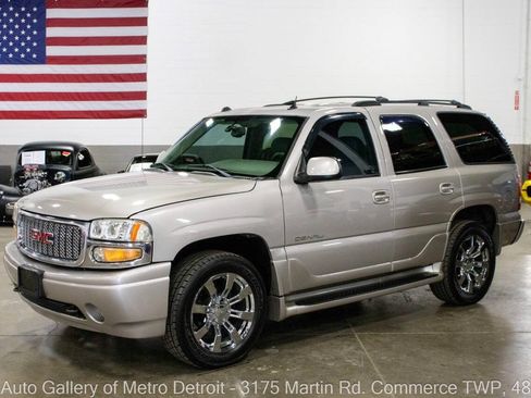 Used 2005 GMC Yukon Denali AWD/4WD image 1