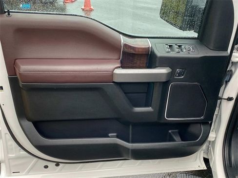 Used 2016 Ford F150 Platinum w/ Equipment Group 701A Luxury image 12