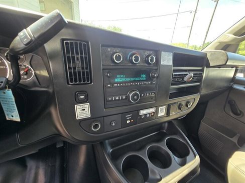 Used 2018 GMC Savana 3500 Extended w/ Driver Convenience Package image 15