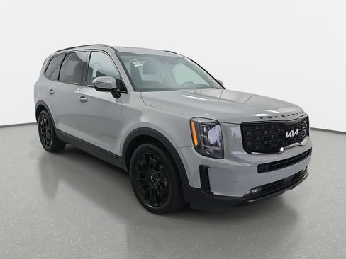 Used 2022 Kia Telluride SX w/ Nightfall Edition Package image 3