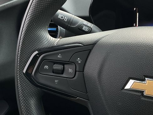 Used 2025 Chevrolet Trax LT image 23