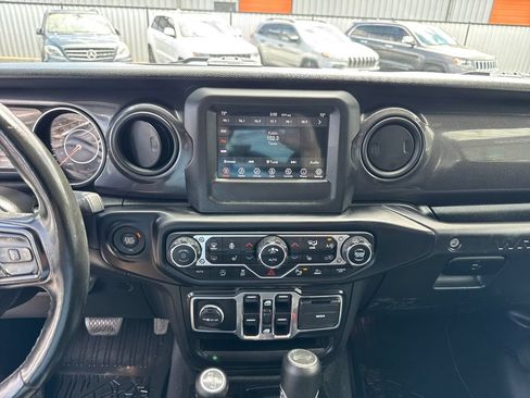 Used 2021 Jeep Wrangler Unlimited Sport AWD/4WD image 17