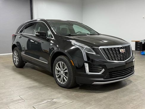 Used 2023 Cadillac XT5 Premium Luxury image 2