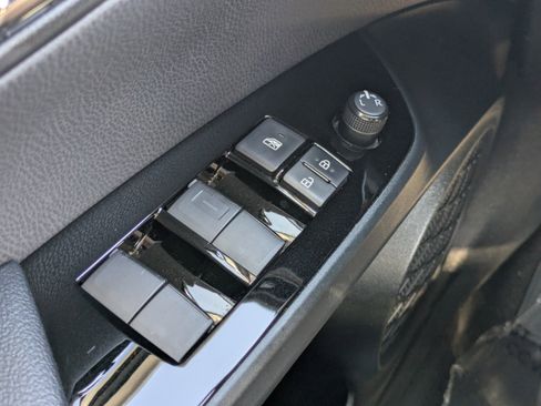 Used 2021 Toyota Prius Prime Limited image 28