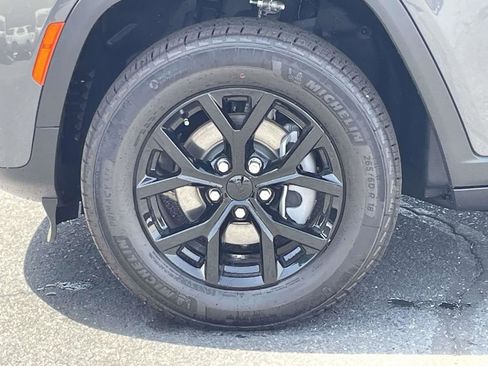 New 2026 Jeep Grand Cherokee Altitude AWD/4WD image 11