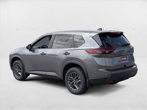 Used 2025 Nissan Rogue S image 8