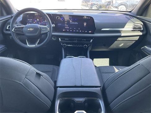 Used 2024 Chevrolet Traverse LS image 14