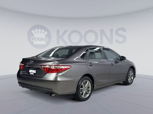 Used 2017 Toyota Camry SE image 12
