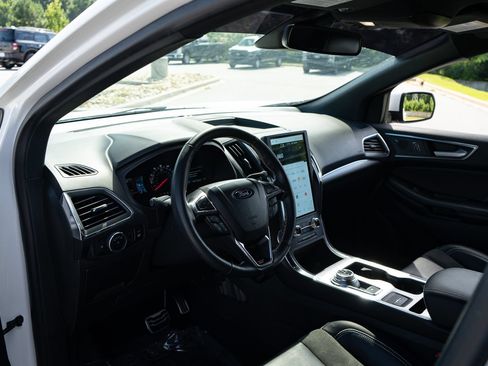 Used 2023 Ford Edge ST AWD/4WD image 13
