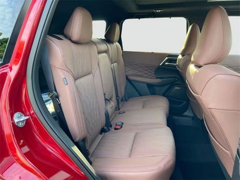 New 2025 Mitsubishi Outlander SEL image 33