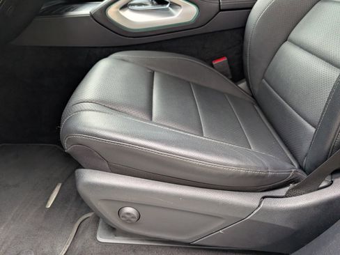 Used 2021 Mercedes-Benz GLE 350 w/ Premium Package image 29