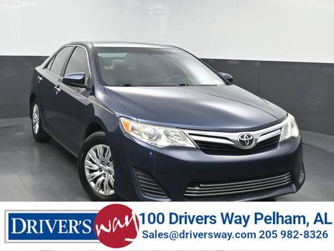 Used 2014 Toyota Camry LE FWD image 1