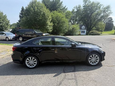 Used 2006 Lexus IS 250 w/ Premium Pkg RWD image 10