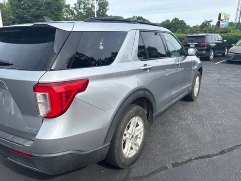 Used 2021 Ford Explorer XLT w/ Equipment Group 202A AWD/4WD image 8