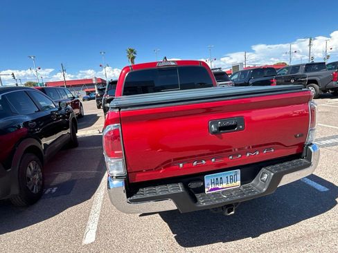 Used 2021 Toyota Tacoma TRD Off-Road AWD/4WD image 5