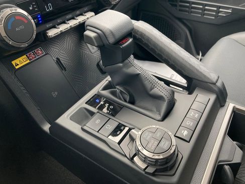 New 2026 Toyota 4Runner TRD Off-Road Premium AWD/4WD image 32