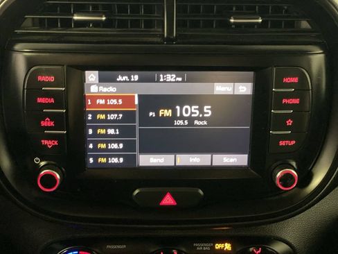 Used 2021 Kia Soul LX FWD image 12