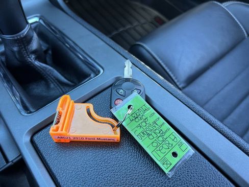 Used 2010 Ford Mustang GT Premium image 30