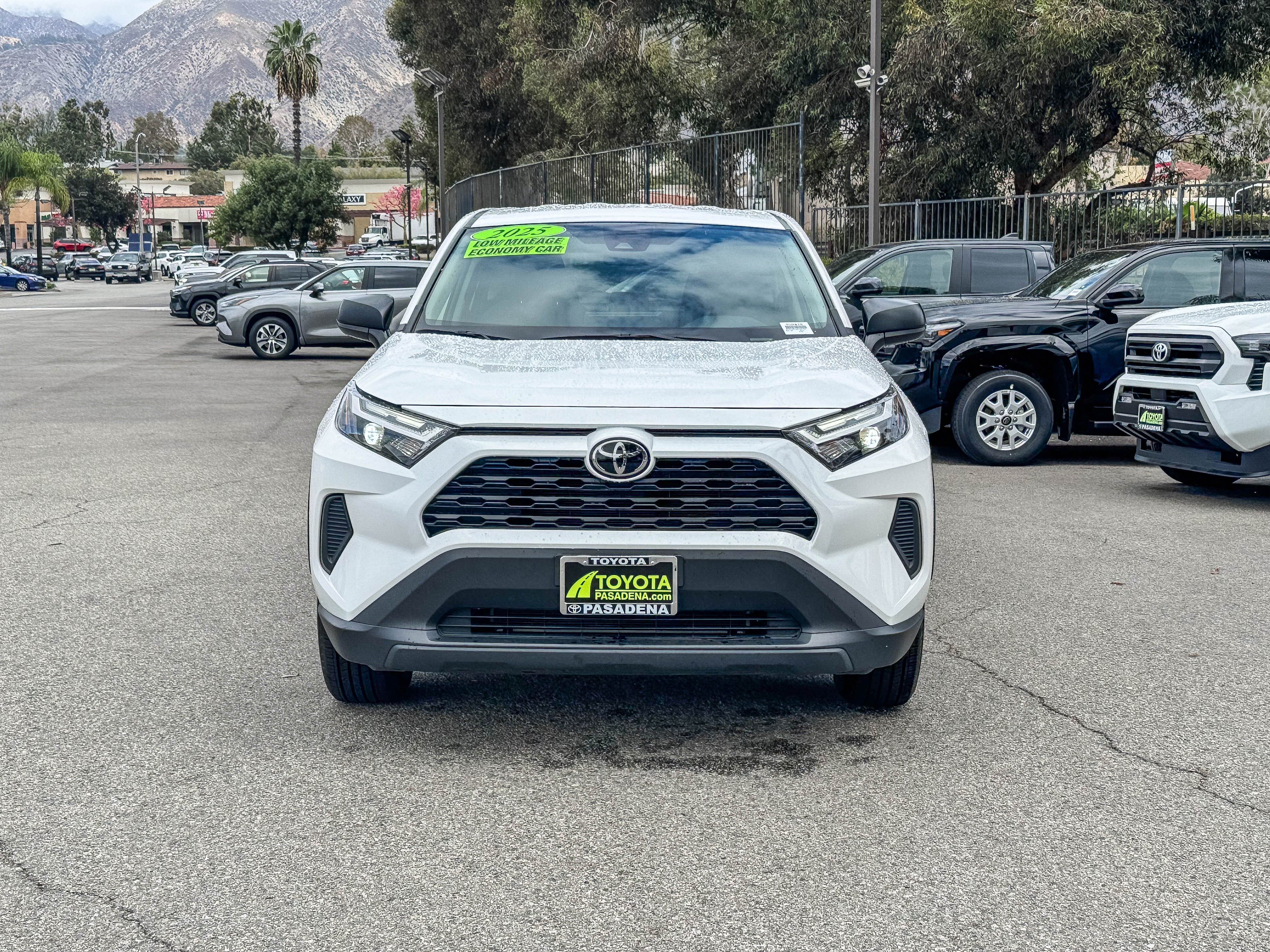 Used 2025 Toyota RAV4 LE AWD/4WD image 2