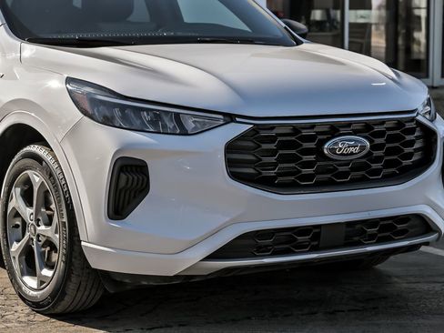 Used 2023 Ford Escape ST-Line w/ Tech Pack #1 image 11