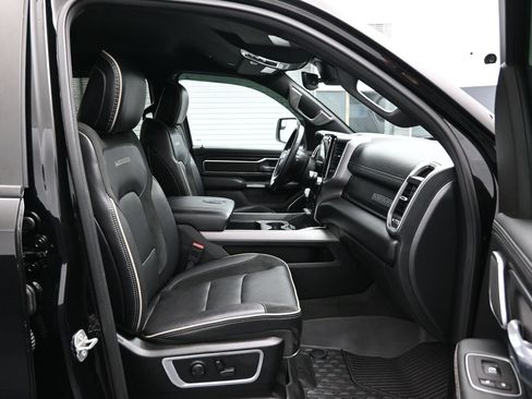 Used 2023 RAM 1500 Laramie AWD/4WD image 13