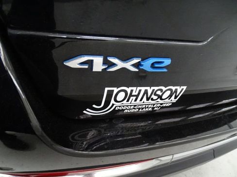 Certified 2022 Jeep Grand Cherokee Limited 4xe AWD/4WD image 28