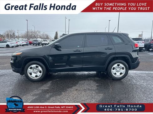 Used 2016 Jeep Cherokee Sport image 4