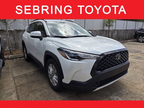 Used 2023 Toyota Corolla Cross LE image 1