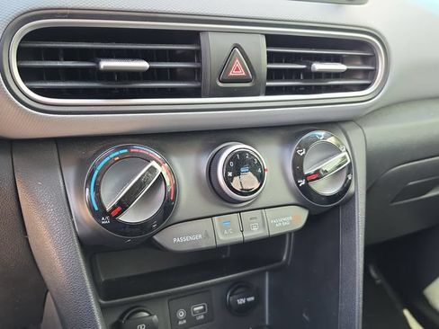 Used 2020 Hyundai Kona SEL FWD image 22