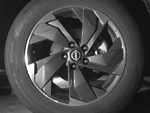 Used 2025 Nissan Rogue SV image 13