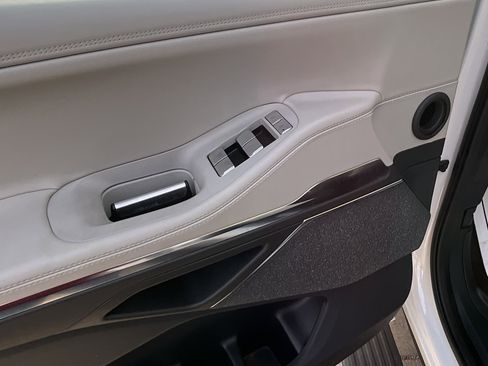 Used 2025 Lincoln Navigator L Reserve image 9