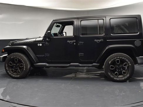 Used 2017 Jeep Wrangler Unlimited Sahara image 5