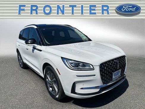 Used 2025 Lincoln Corsair Grand Touring w/ Equipment Group 301A AWD/4WD image 8