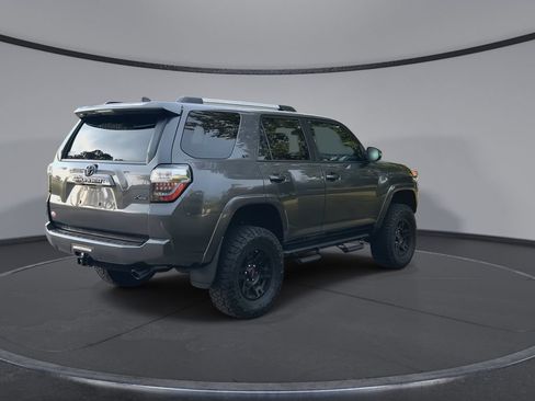 Used 2023 Toyota 4Runner SR5 Premium w/ Moonroof Package RWD image 8