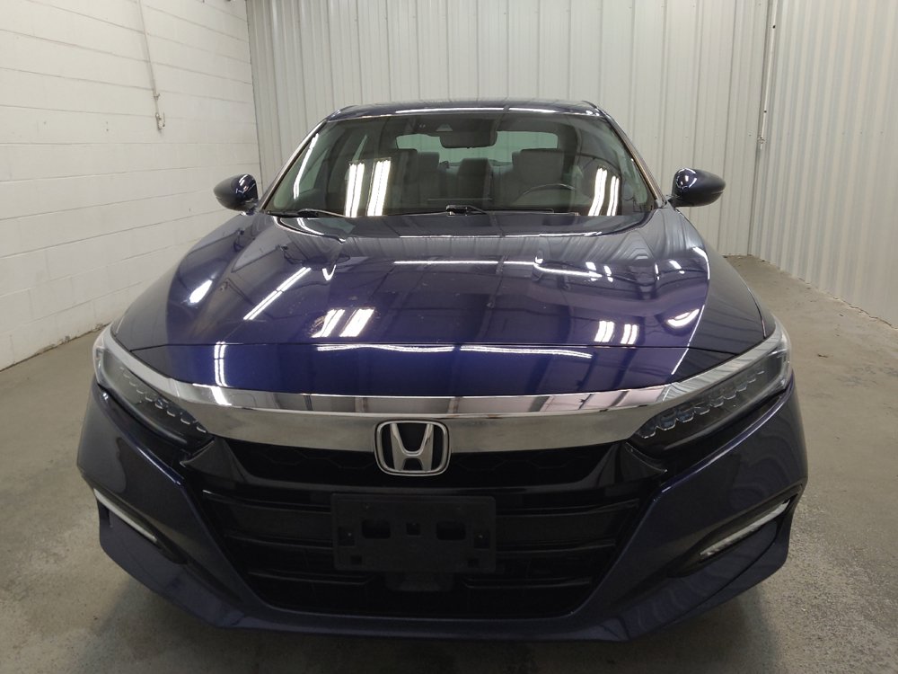 Used 2020 Honda Accord Touring image 2