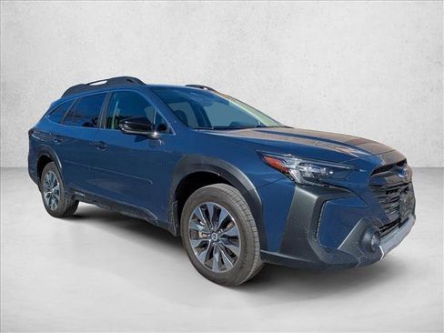 Used 2023 Subaru Outback Limited image 3