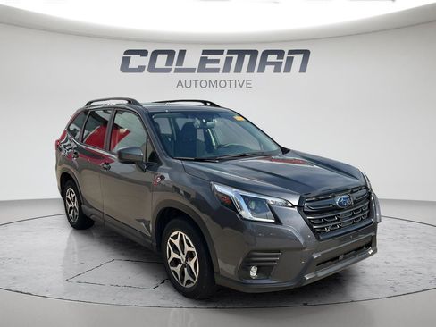 Used 2024 Subaru Forester Premium AWD/4WD image 2