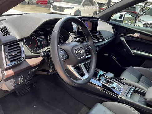 Used 2021 Audi Q5 2.0T Premium w/ Convenience Package image 16