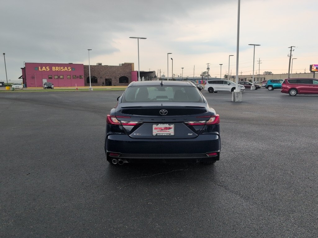 Used 2025 Toyota Camry SE FWD image 6